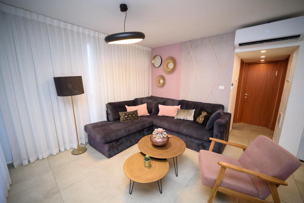 Apartment Yalarent Migdalor Boutique With Sea Views